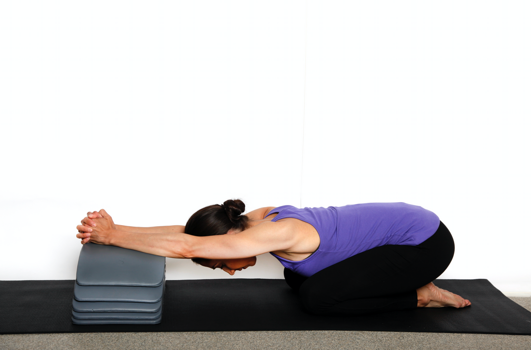 Back pain stretch with Backbridge.